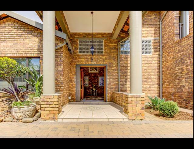 4 BEDROOM FREEHOLD FOR SALE IN RYNFIELD